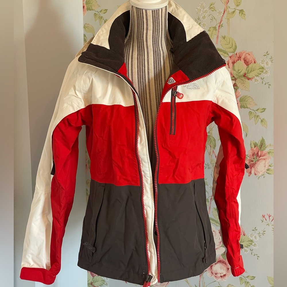 The perfect Northface Cryptic ski/snowboard coat